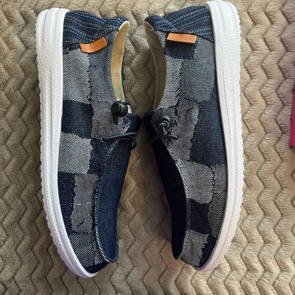 Corky’s Kayak: Dark Denim Patches